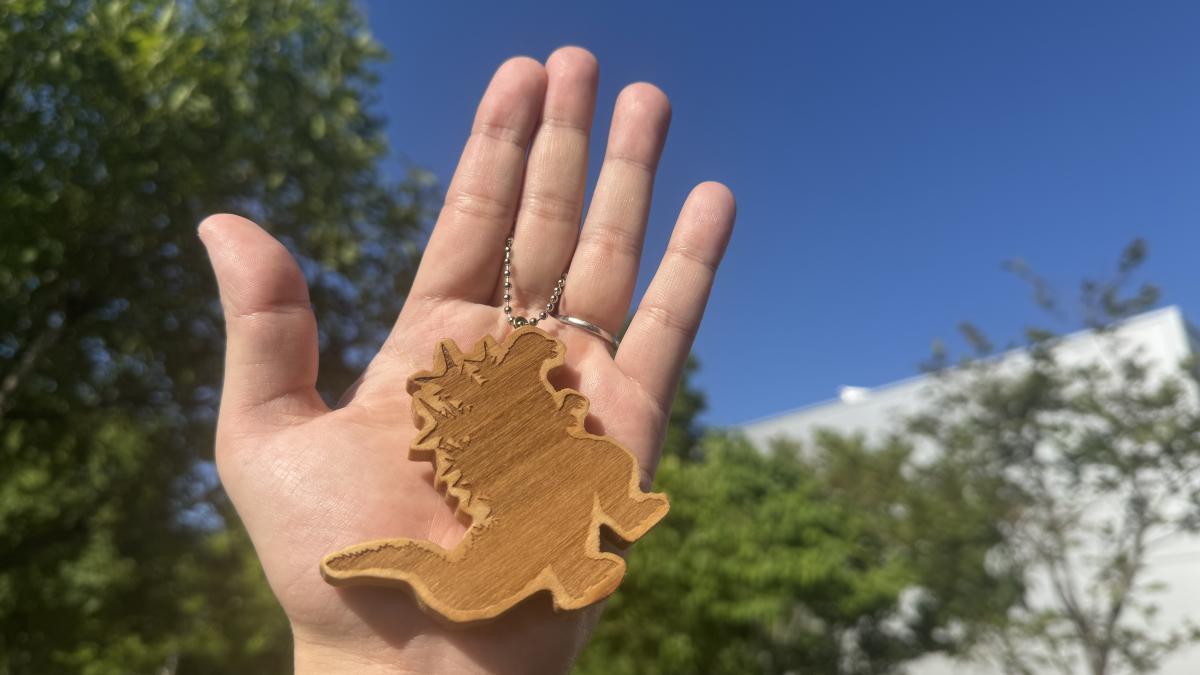 特撮のDNA ゴジラ、旭川上陸」開催中 道産ポプラ使用、手作りゴジラ